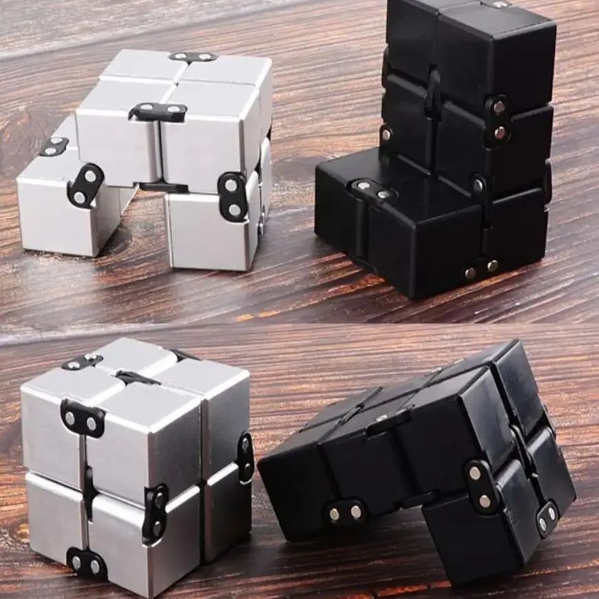 금속 무한 큐브 스트레스 해소 장난감 손으로 돌리는 탑 - Model Kit Infinite Dimension 리뷰 및 가격